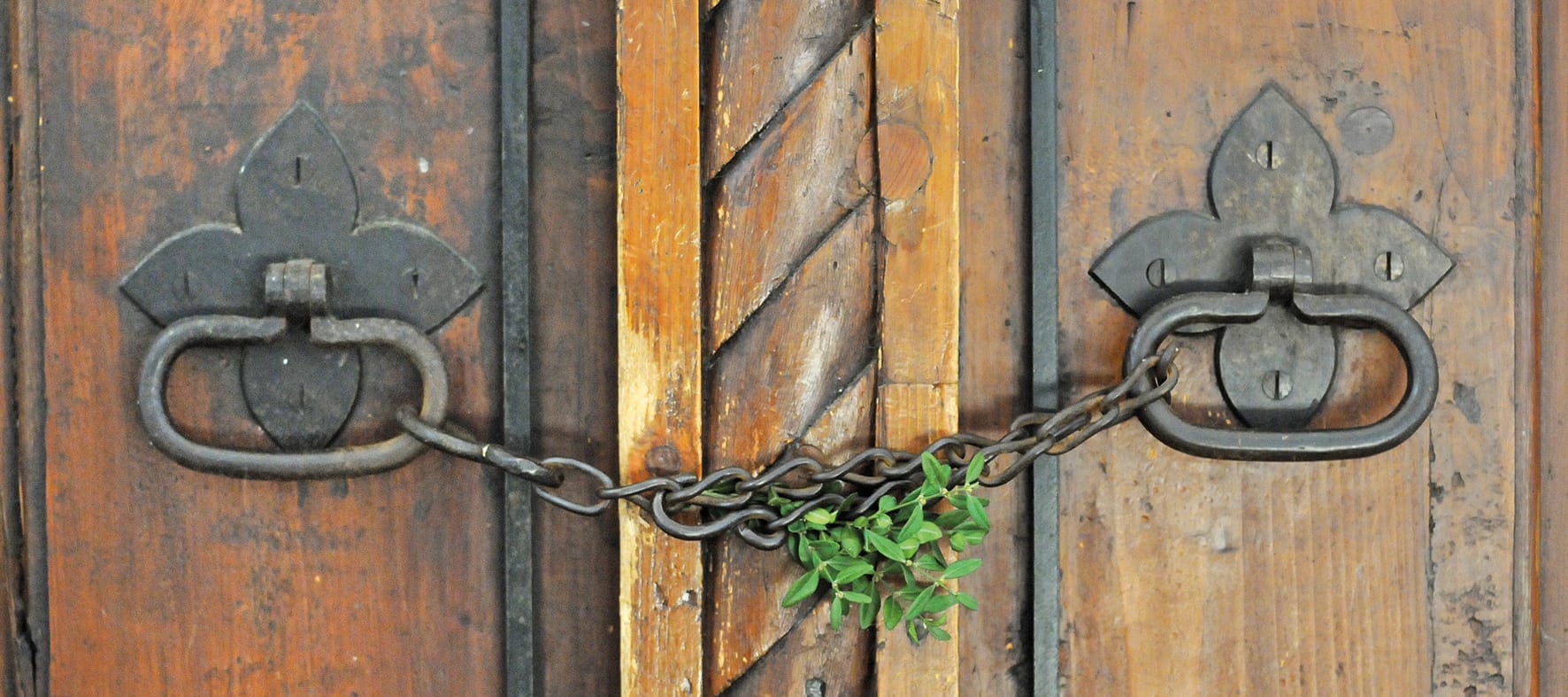 Buchs_Türe_Foto_DörteSüberkrüb Alte Tür mit Kette