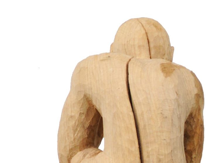 Holzfigur_Mann_sitzend Holzfigur, Mann sitzend